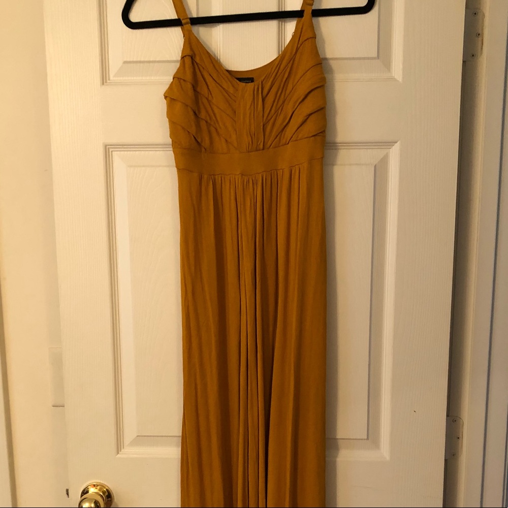 Yellow maxi dress!